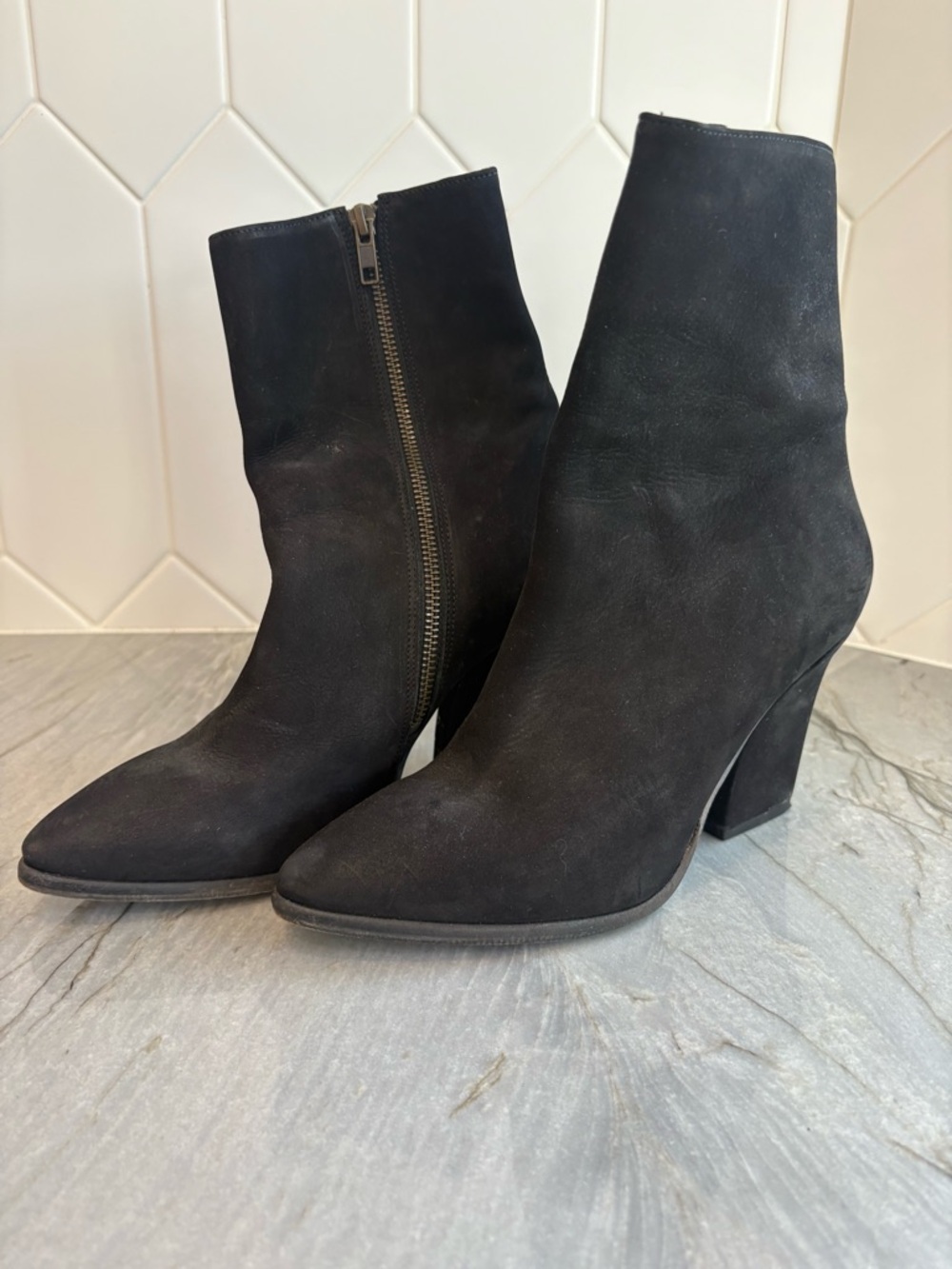 Free People Black Suede Pointed Toe Block Heel Ankle Boots size 9